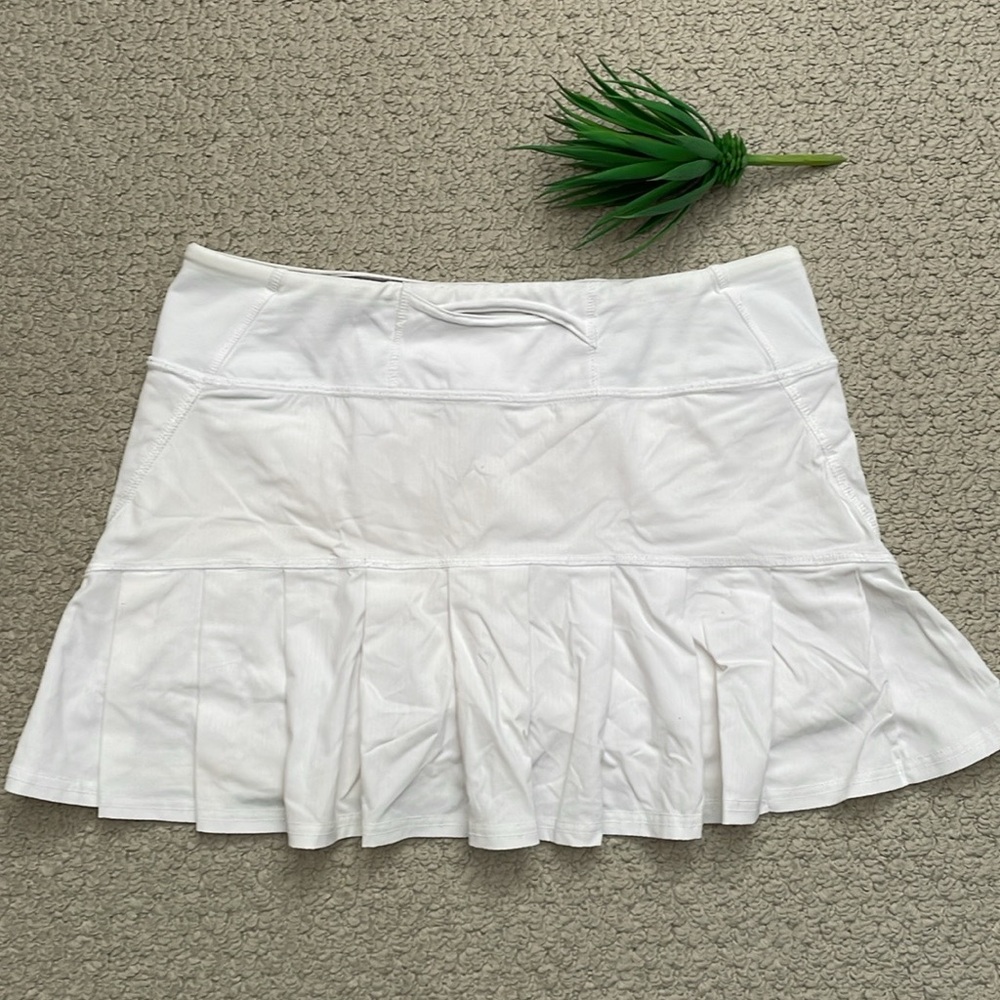 Lululemon tennis skirt white tuxedo with white shorts 4